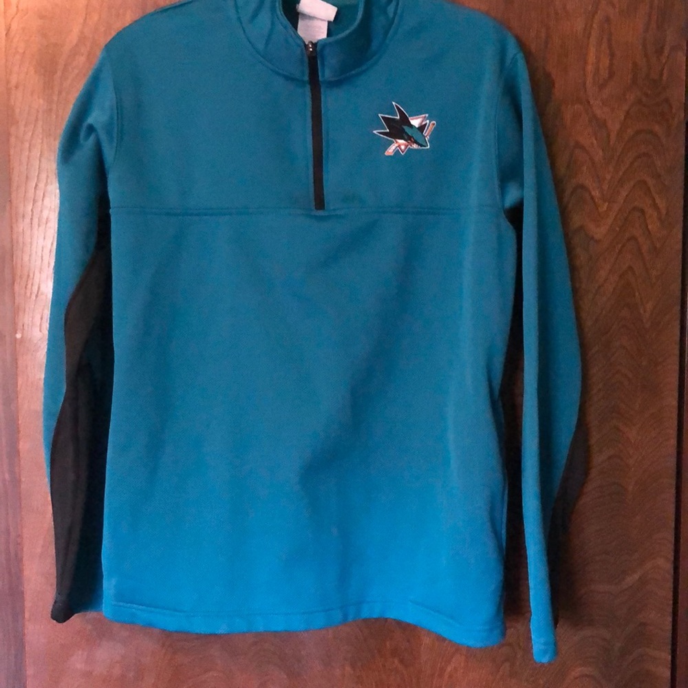 San Jose sharks pull over